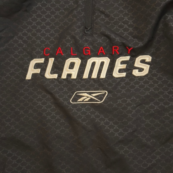 Vintage Calgary Flames NHL Reebok Era 1/4 Zip Pullover Jacket - Picture 10 of 15